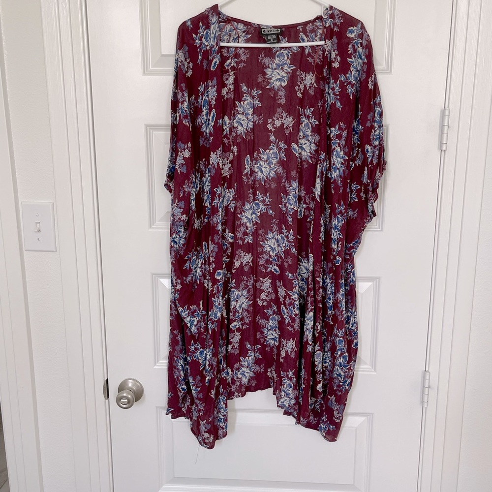 Floral maroon duster. Size S